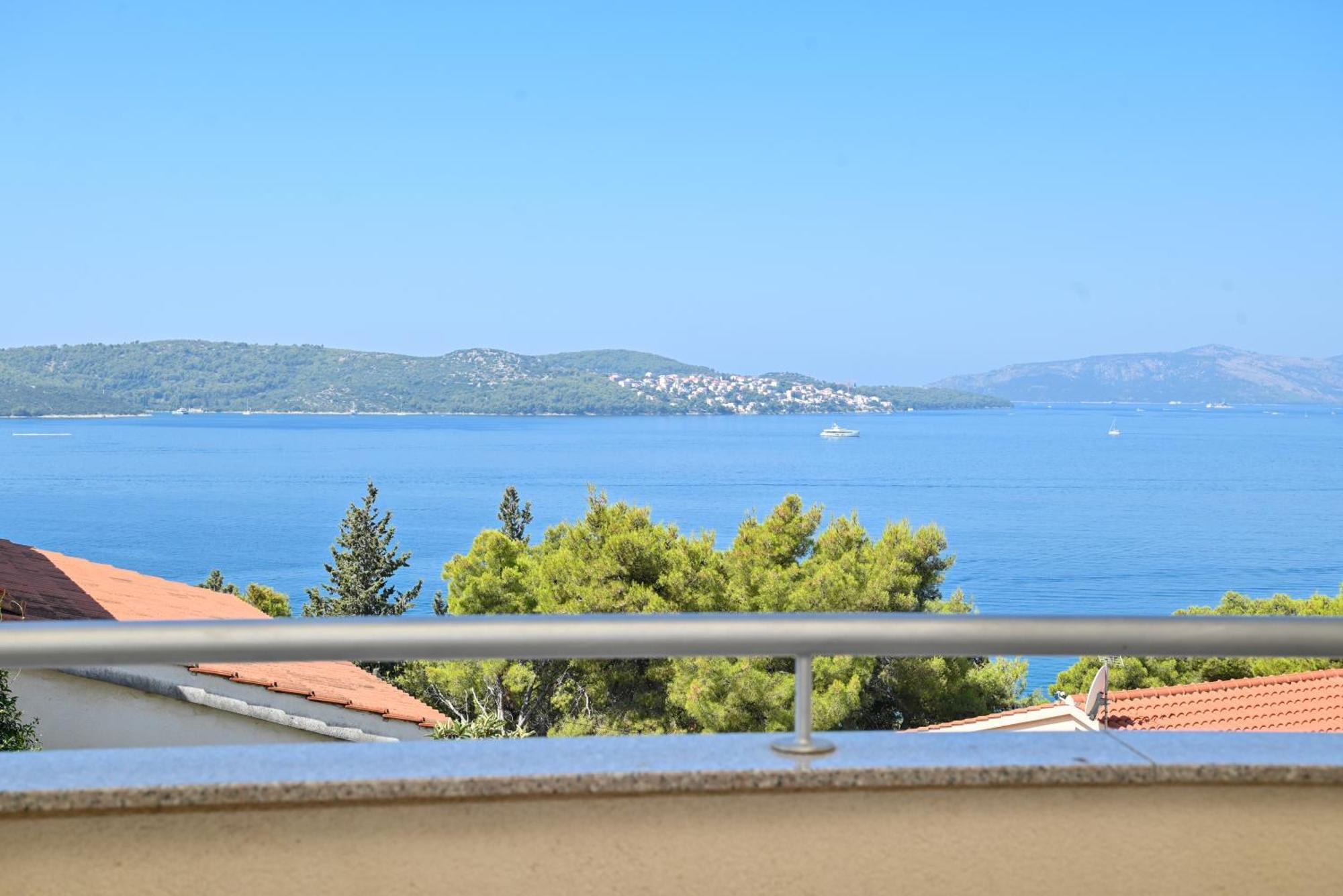 Sunny Place With Sea View Apartment Trogir