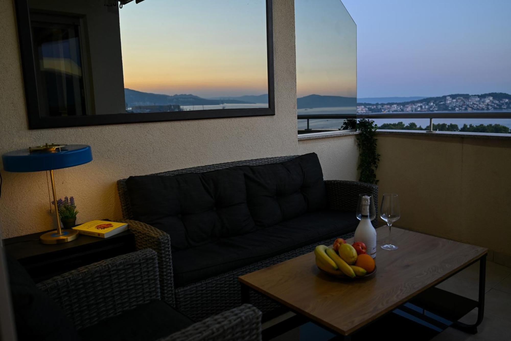 Sunny Place With Sea View Apartment *