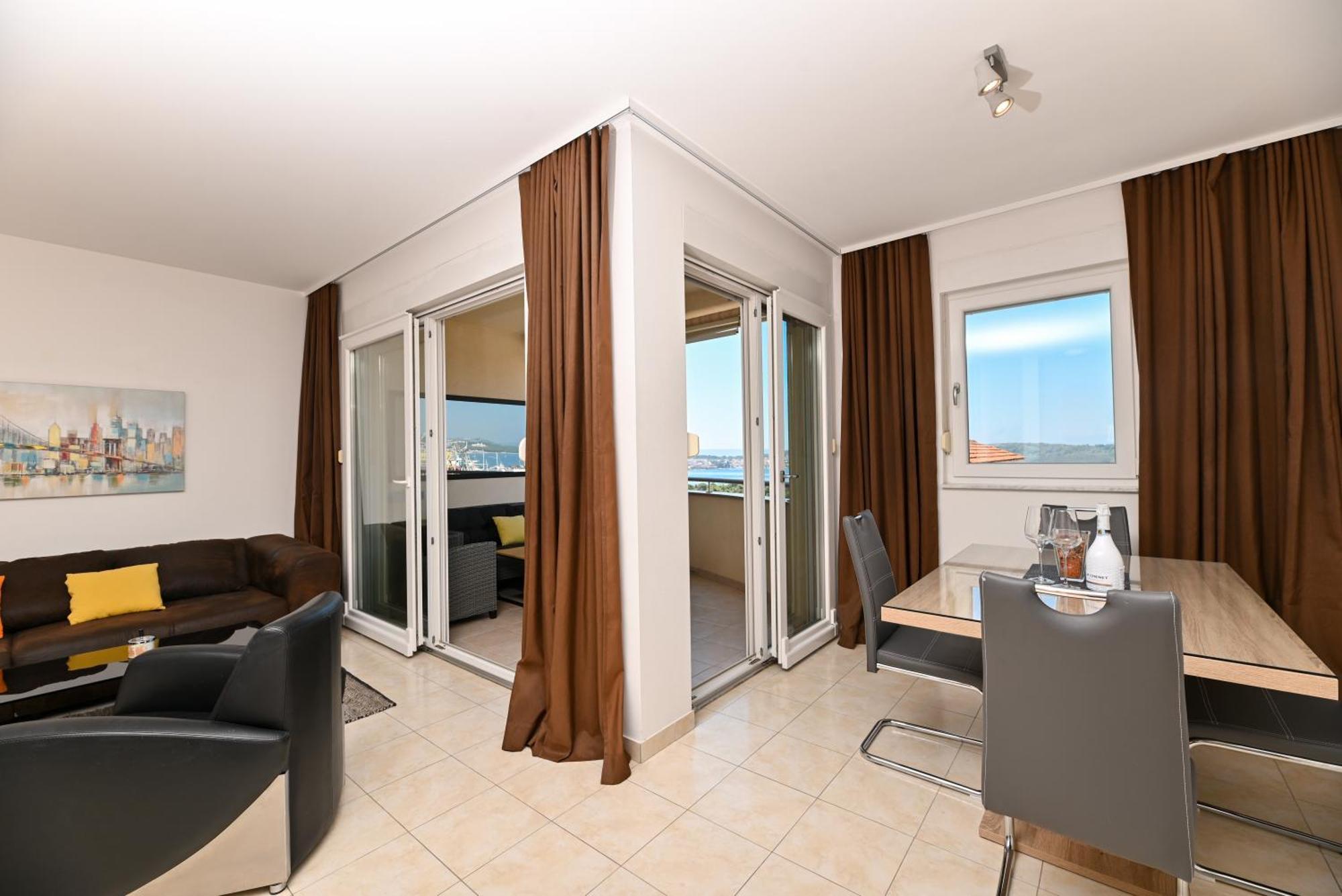 Sunny Place With Sea View Apartment