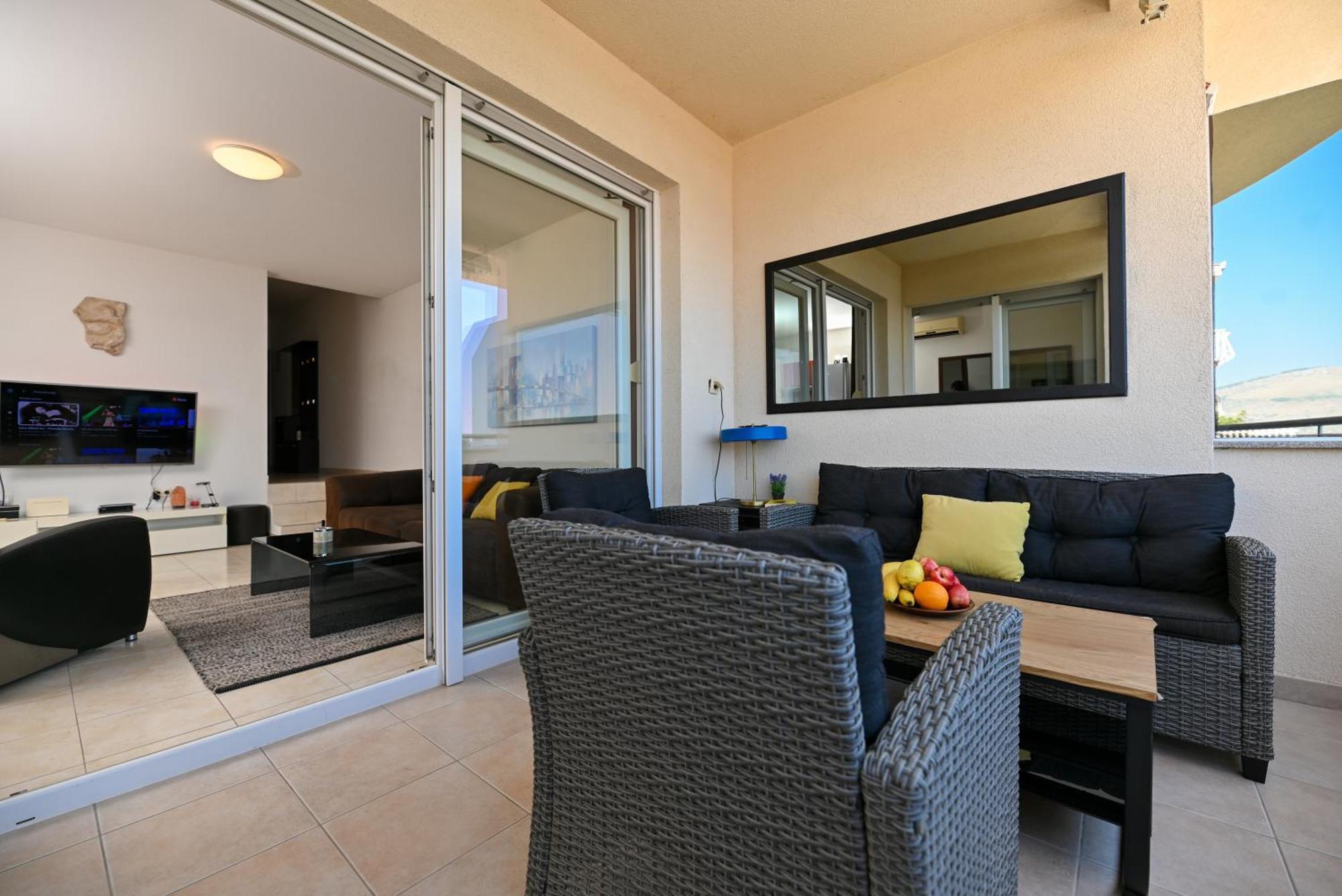 Apartment Sunny Place With Sea View Trogir