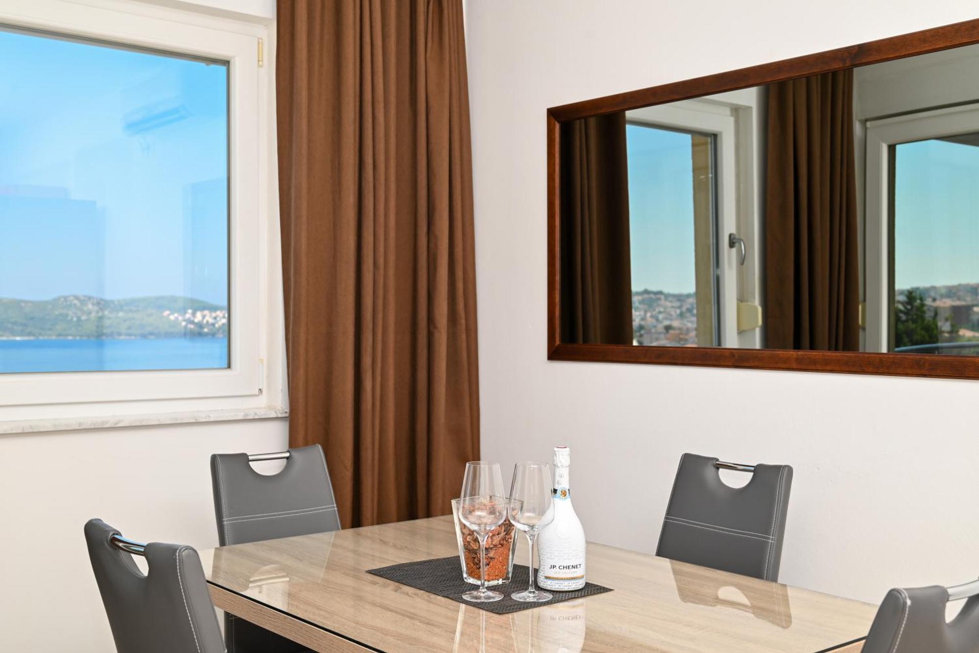 Sunny Place With Sea View Apartment