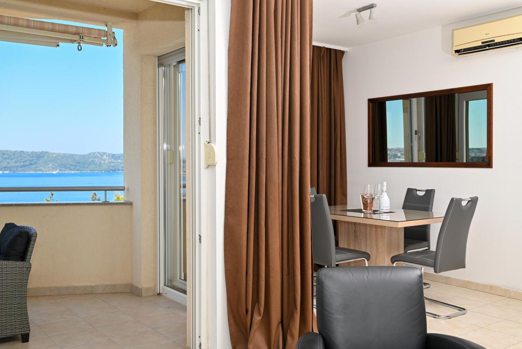 Sunny Place With Sea View Apartment Trogir